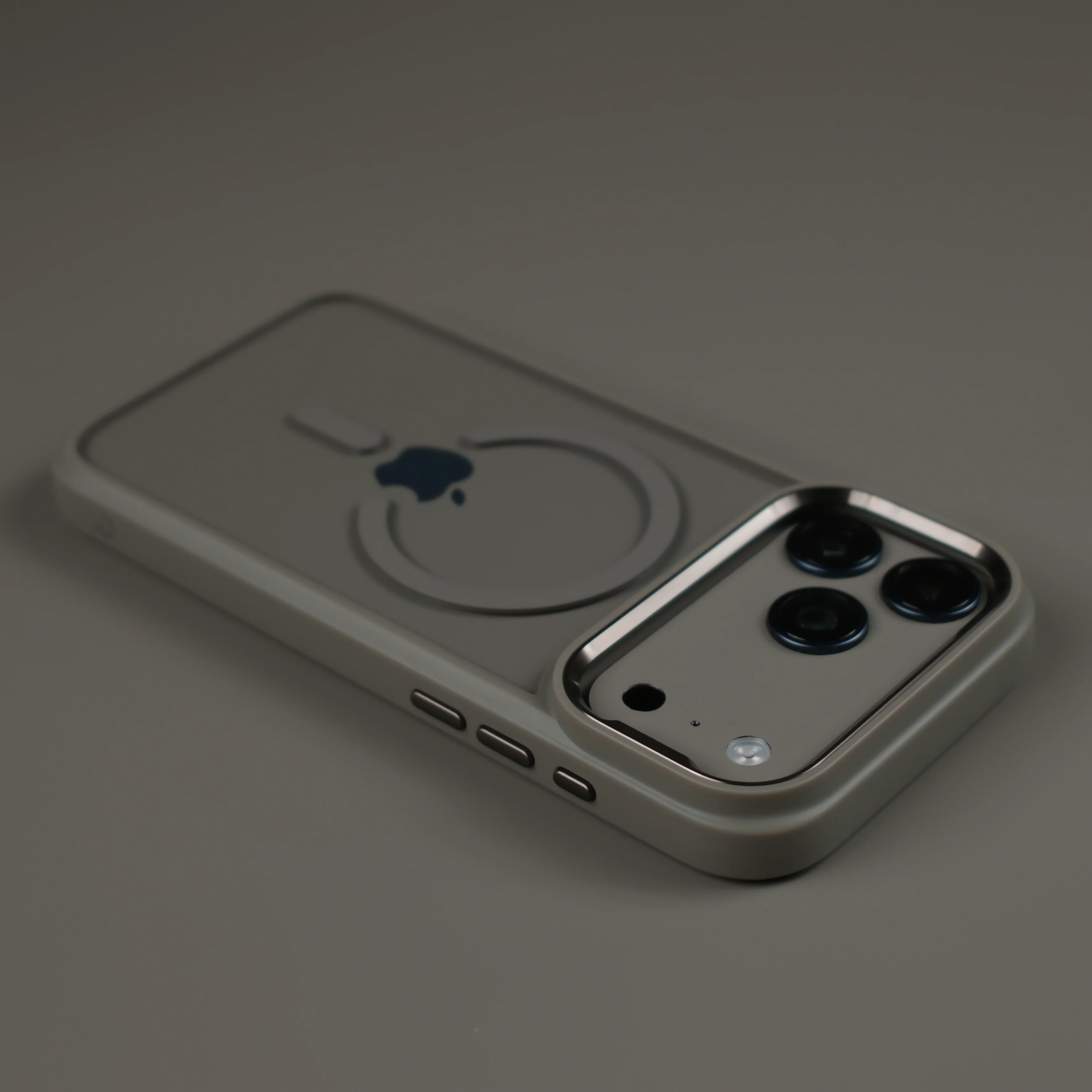 iPhone 17 Pro Max QCAZE DUO - MystiQ Grey matching Skin + Case - Image 2