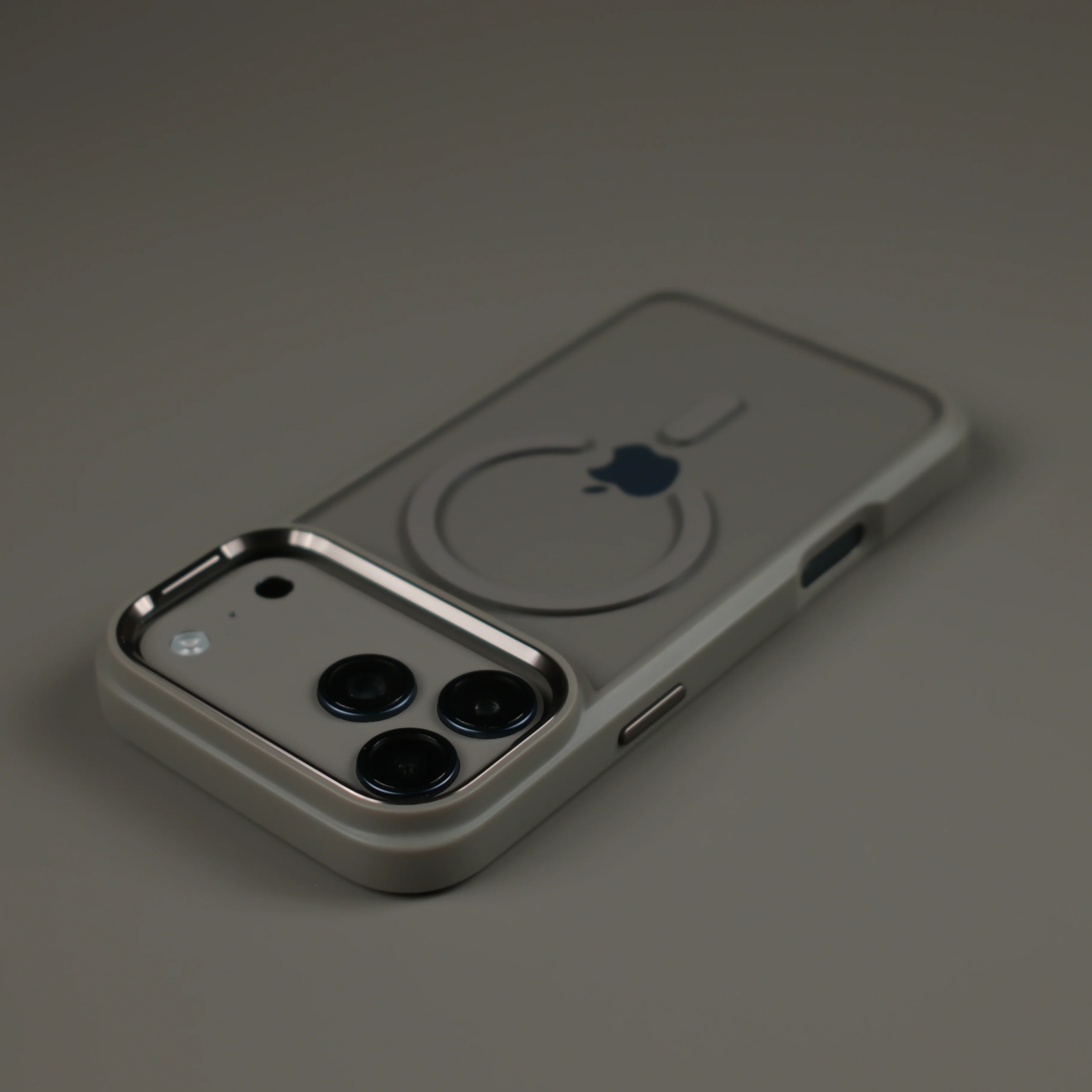 iPhone 17 Pro Max QCAZE DUO - MystiQ Grey matching Skin + Case - Image 3