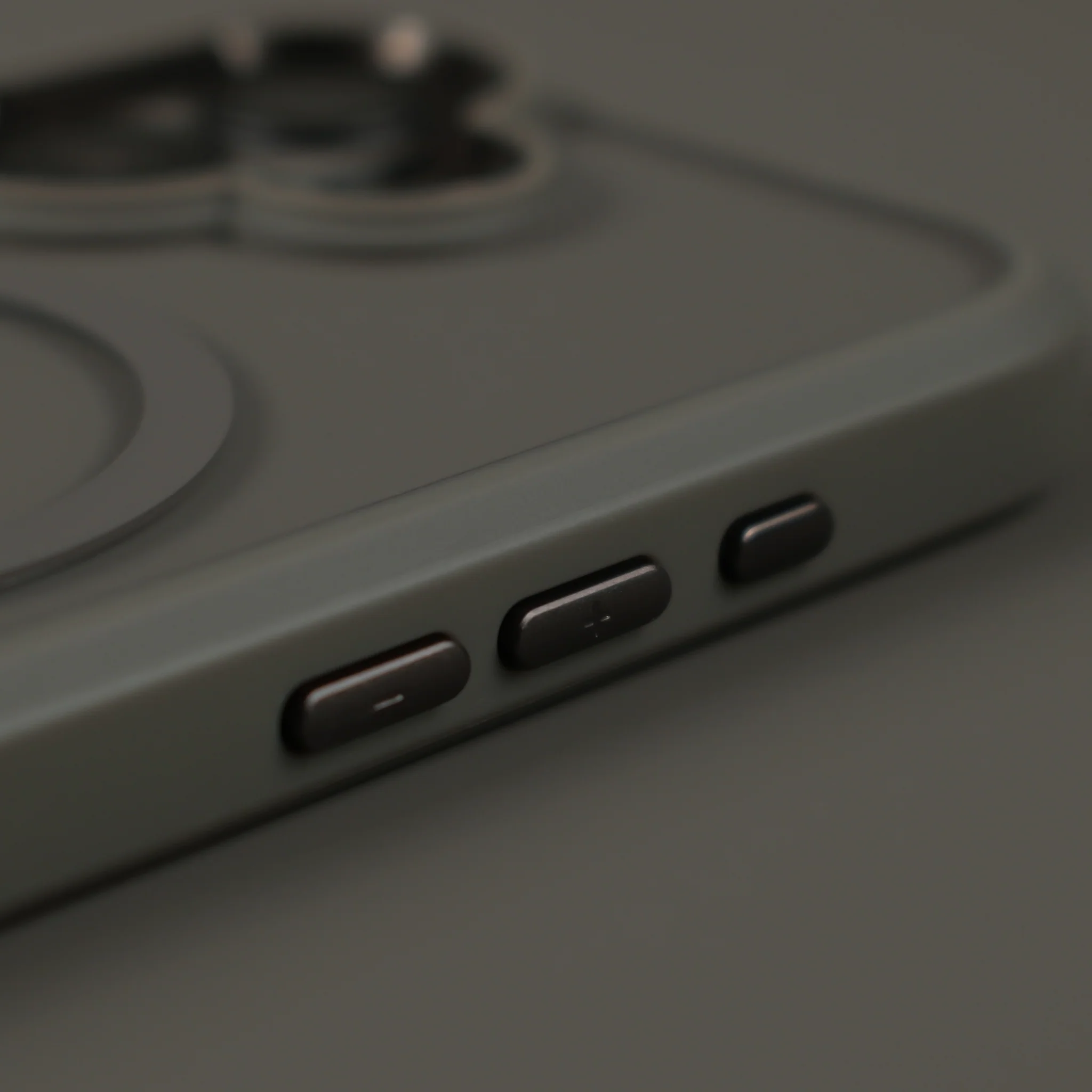 iPhone 17 QCAZE DUO - MystiQ Grey matching Skin + Case - Image 4