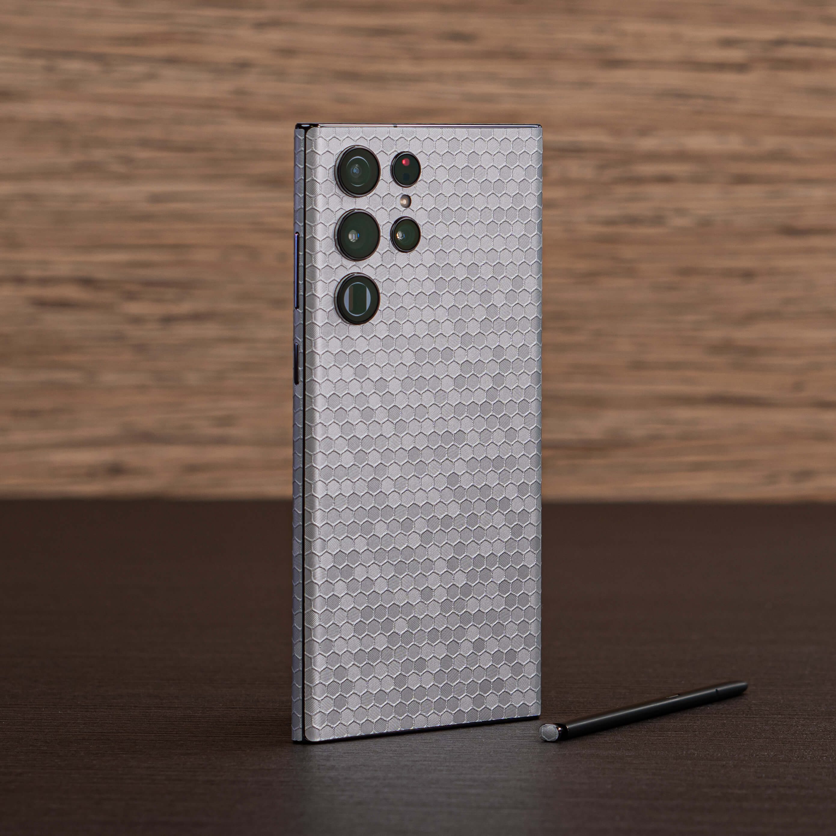 Samsung Galaxy S22 ULTRA LUXURIA 3D TEXTURED SILVER HONEYCOMB Skin - Image 2