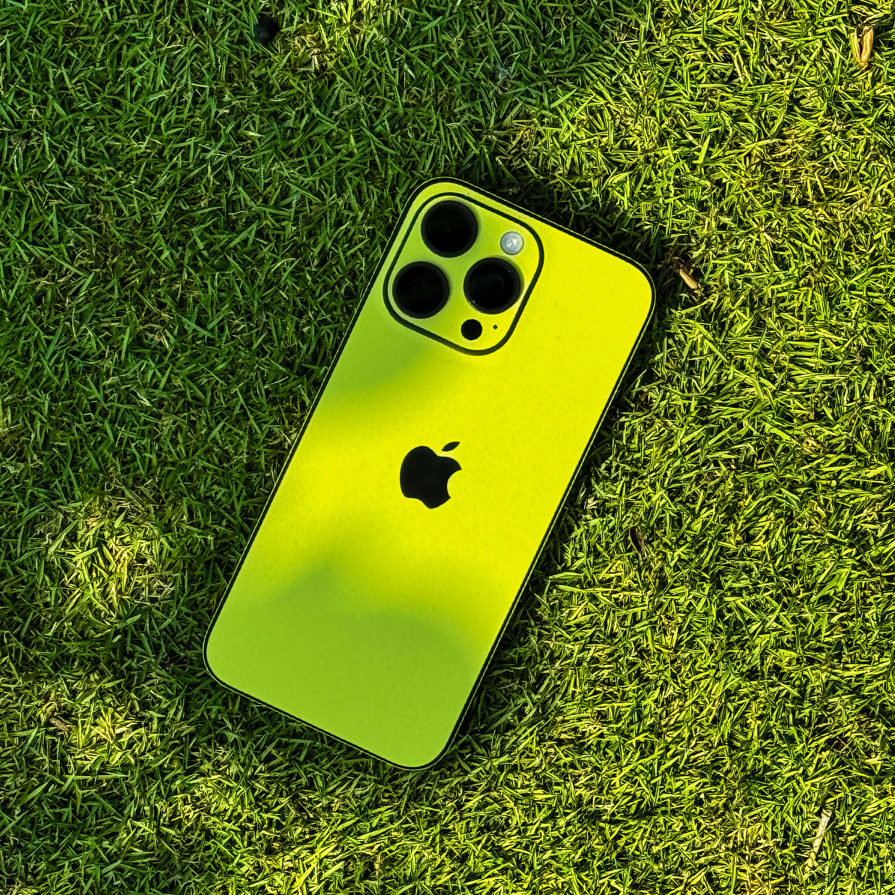 iPhone XR LUXURIA Lime Green Textured Skin - Image 3